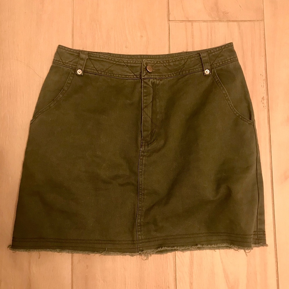 Army Green Cargo Skirt Size Medium